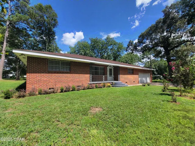 $295,000 | 1021 8th Avenue, Graceville, FL 32440