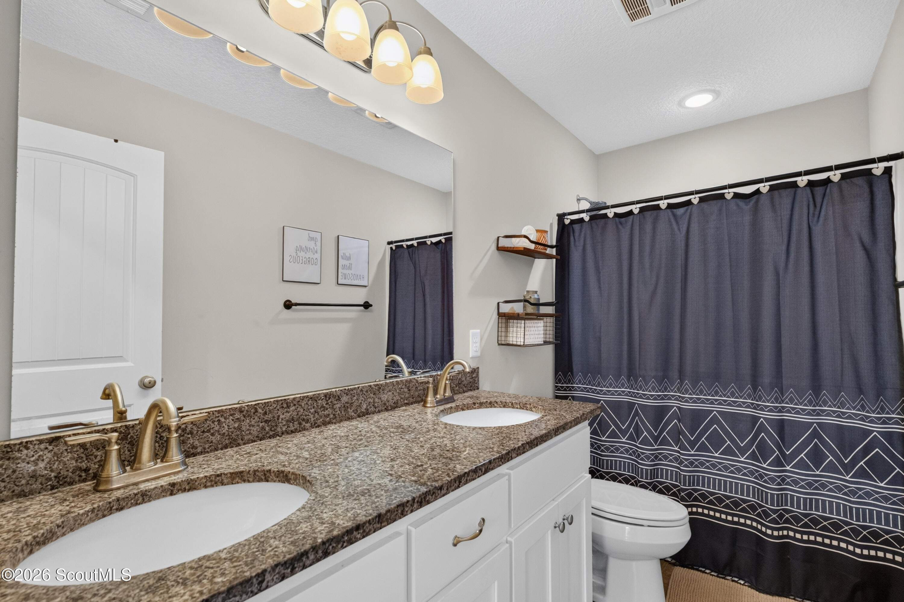 1032 Spring Grove Road Jesup, GA 31545 - Photo 16 of 28 Primary Bathroom