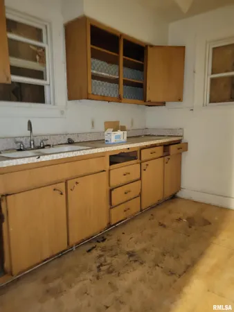 $30,000 | 515 North 2nd Street, Pekin, IL 61554