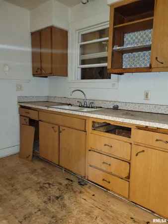 $30,000 | 515 North 2nd Street, Pekin, IL 61554