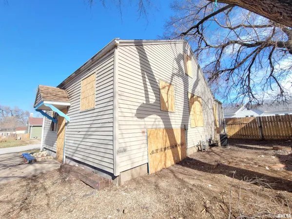 $30,000 | 515 North 2nd Street, Pekin, IL 61554