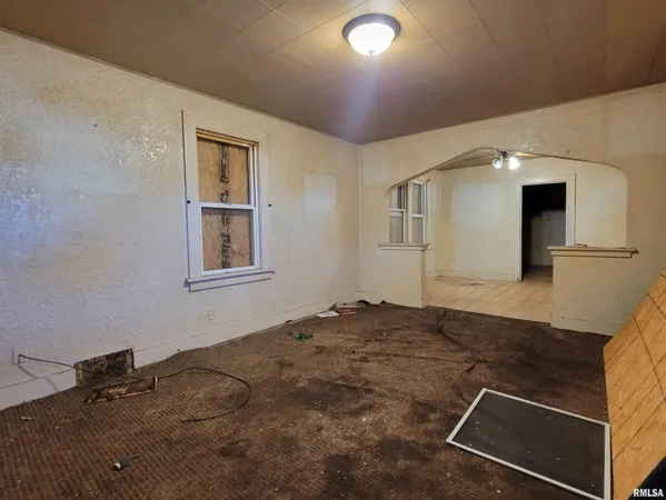 $30,000 | 515 North 2nd Street, Pekin, IL 61554