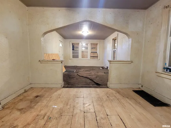 $30,000 | 515 North 2nd Street, Pekin, IL 61554