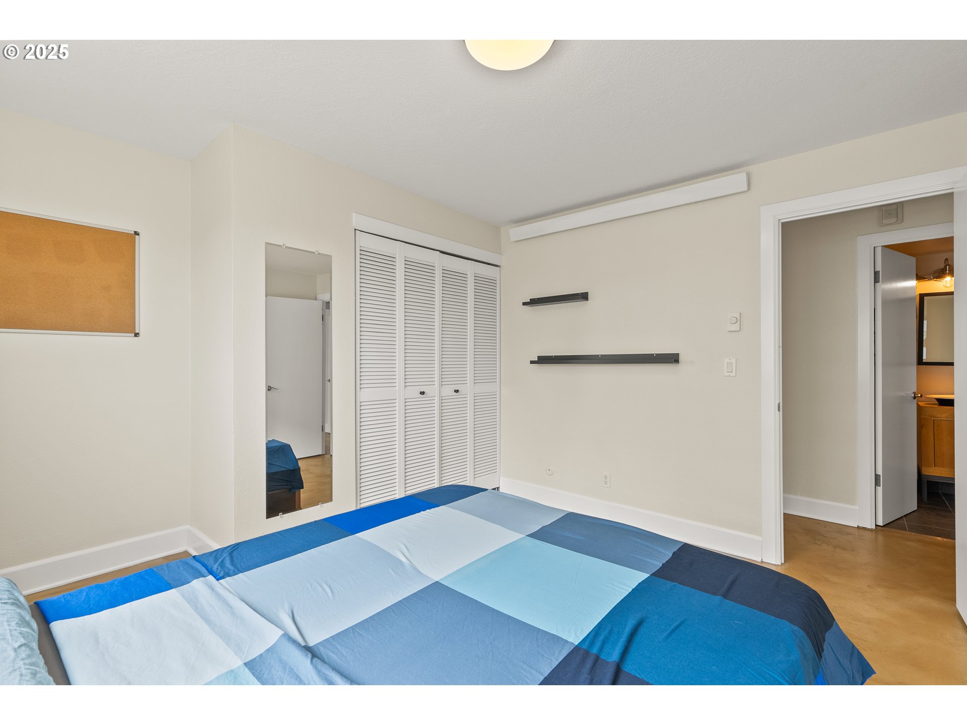 2211 Southwest Park Place, Unit 903 Portland, OR 97205 - Photo 19 of 34 a view of an empty room