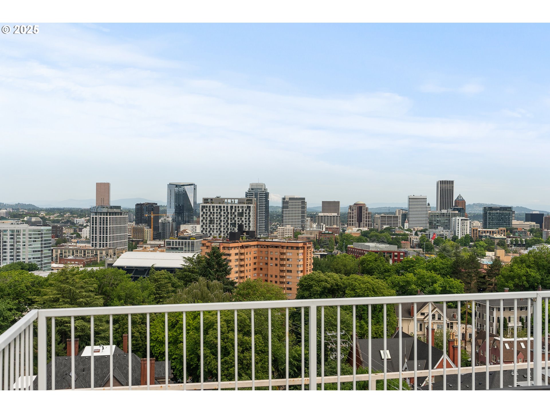 2211 Southwest Park Place, Unit 903 Portland, OR 97205 - Photo 26 of 34 a view of city from a roof
