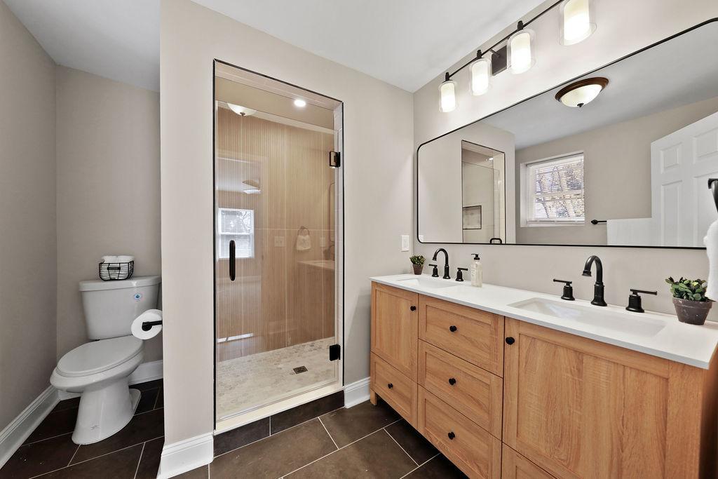 925 Union Landing Road Cinnaminson, NJ 08077 - Photo 23 of 43 Main bathroom