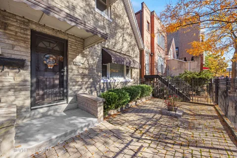 $505,000 | 2242 West Taylor Street, Chicago, IL 60612