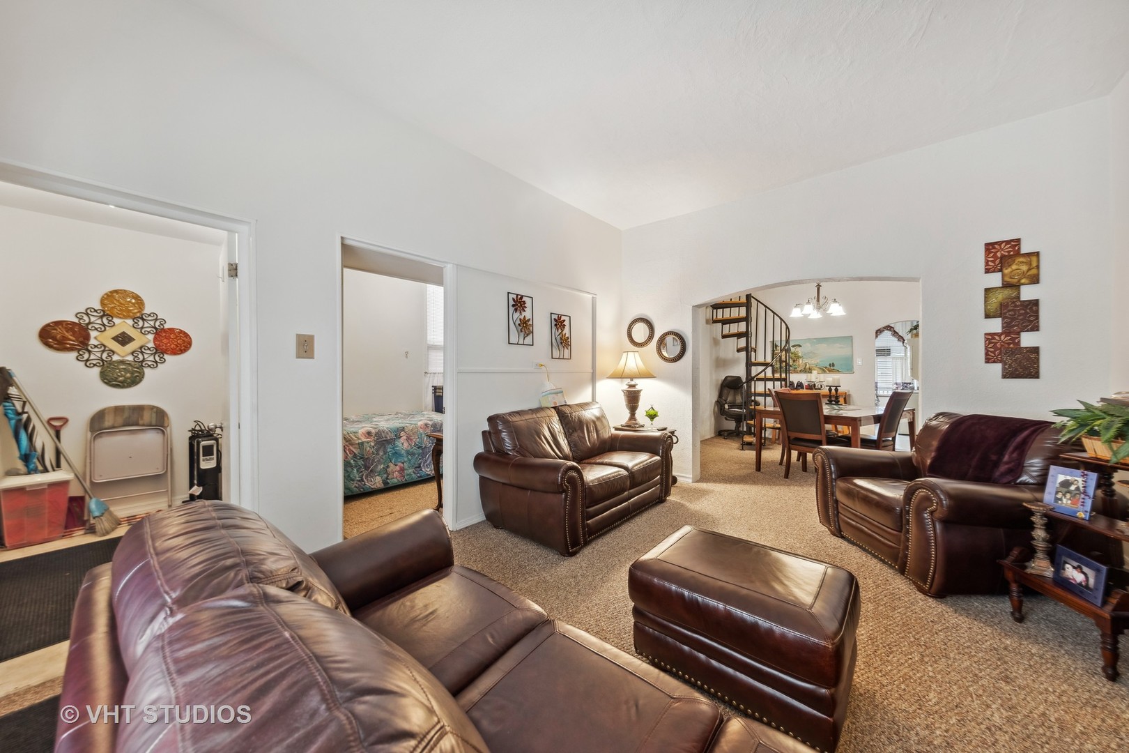 2242 West Taylor Street Chicago, IL 60612 - Photo 4 of 23
