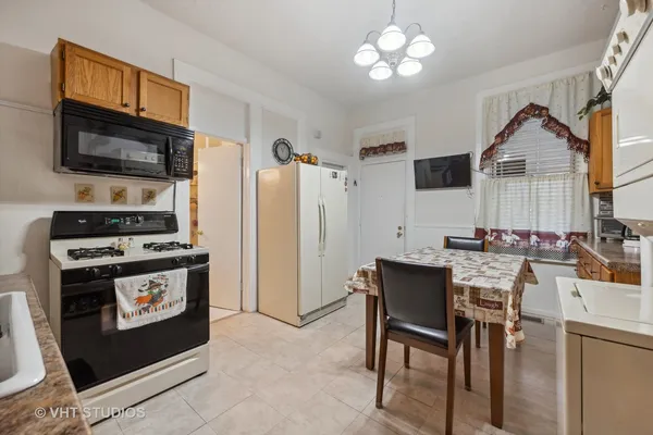$505,000 | 2242 West Taylor Street, Chicago, IL 60612