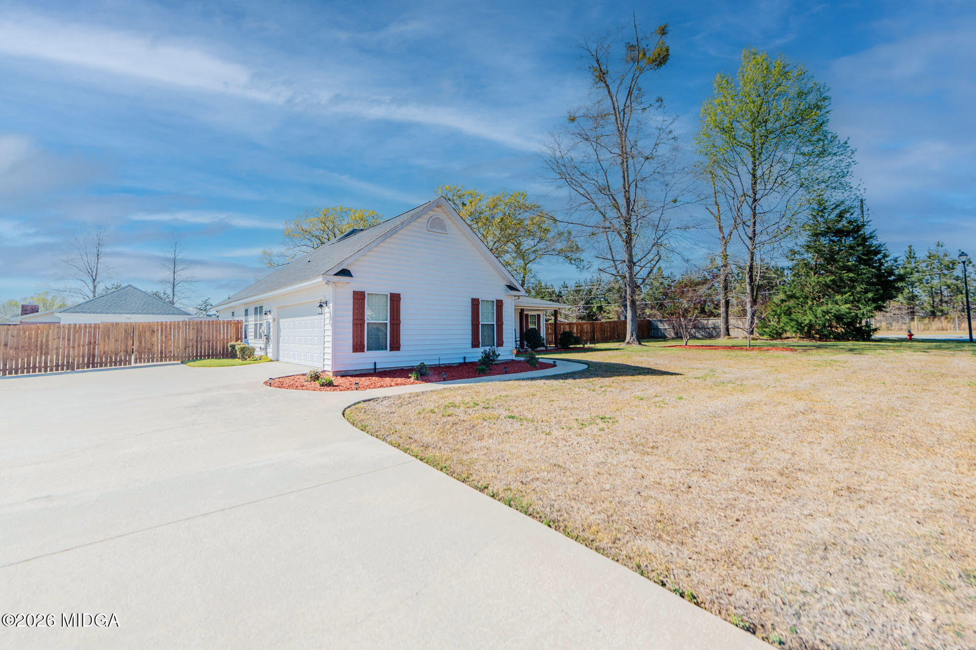 100 Crystal Ridge Circle Byron, GA 31008 - Photo 2 of 36 DSC_1640