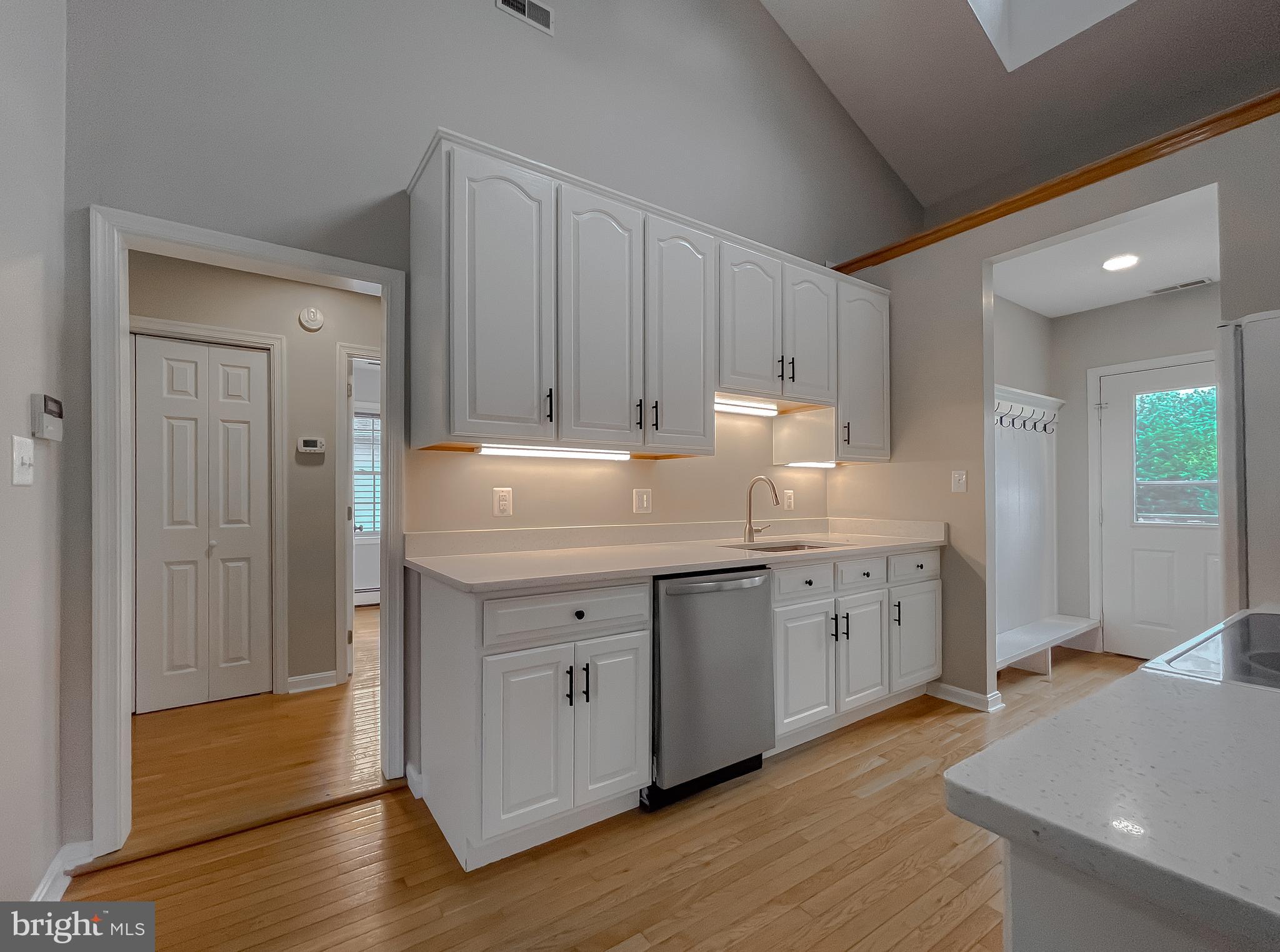 47602 Park Hall Road Park Hall, MD 20667 - Photo 29 of 82 quartz countertops