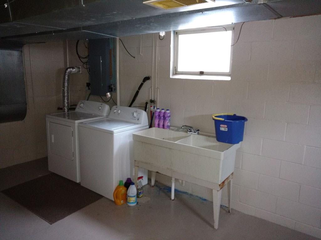 702 Stutzman Road Indiana, PA 15701 - Photo 21 of 23 Laundry room