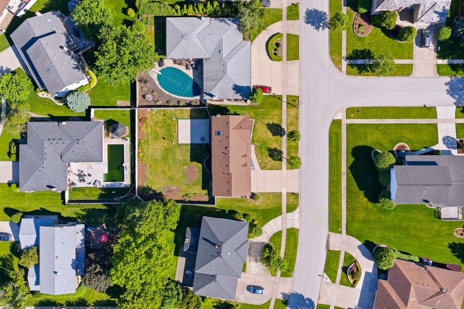 6723 Kingswood Road Willowbrook, IL 60527 - Photo 43 of 51 an aerial view of residential houses with outdoor space and parking