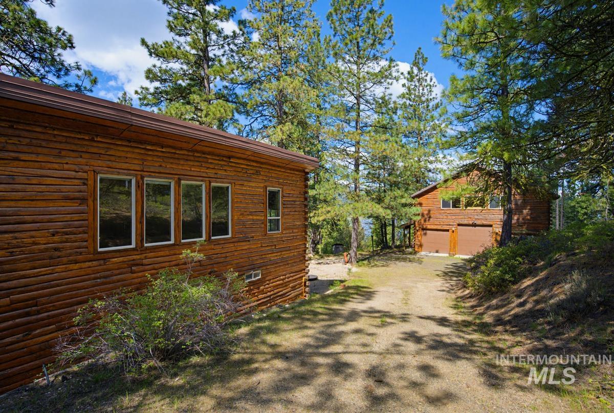 461 Hilltop Road Cascade, ID 83611 - Photo 6 of 40