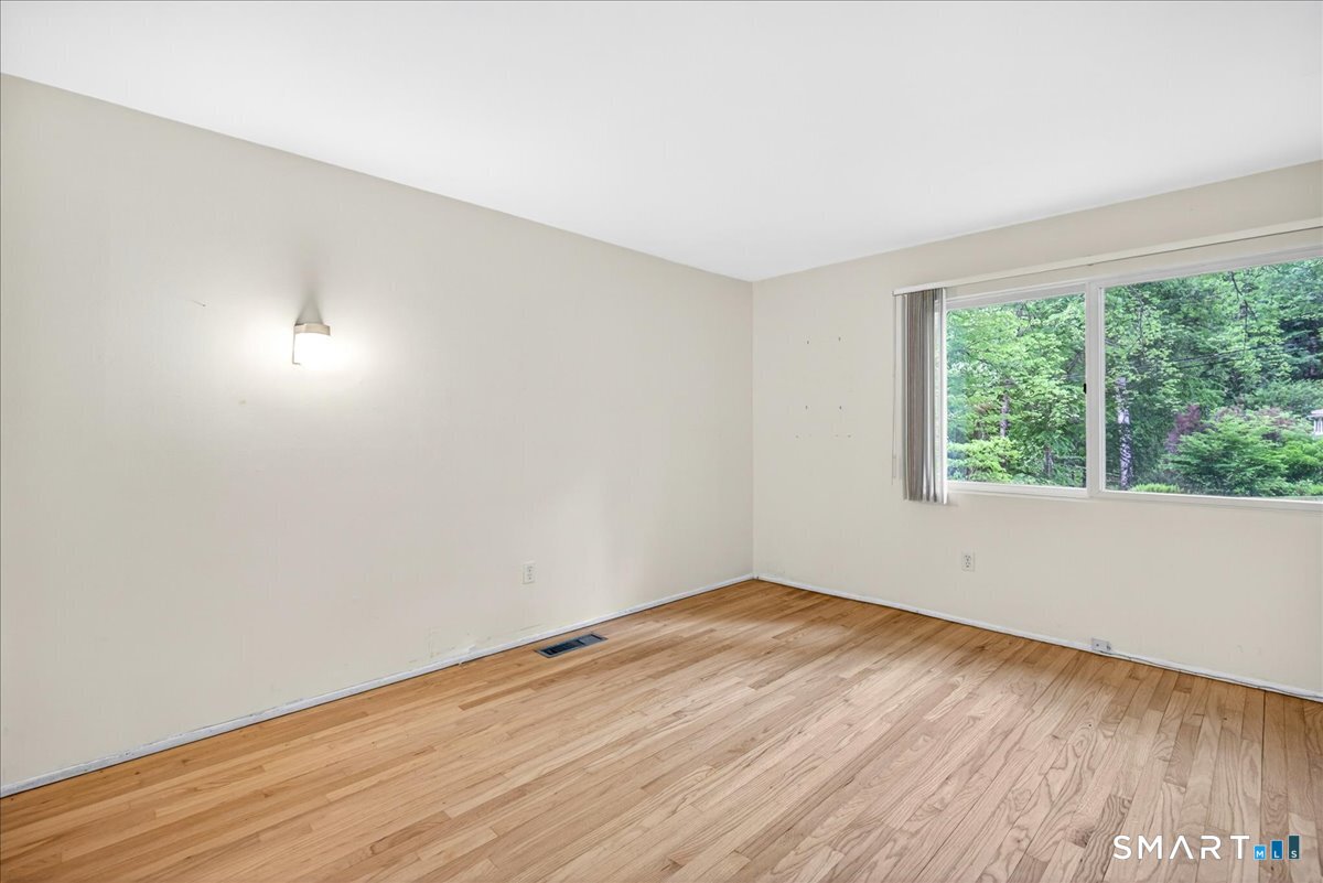 454 Old Cellar Road Orange, CT 06477 - Photo 22 of 40