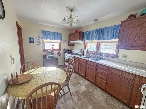 $95,000 | 118 East Franklin Street, Mount Sterling, IL 62353