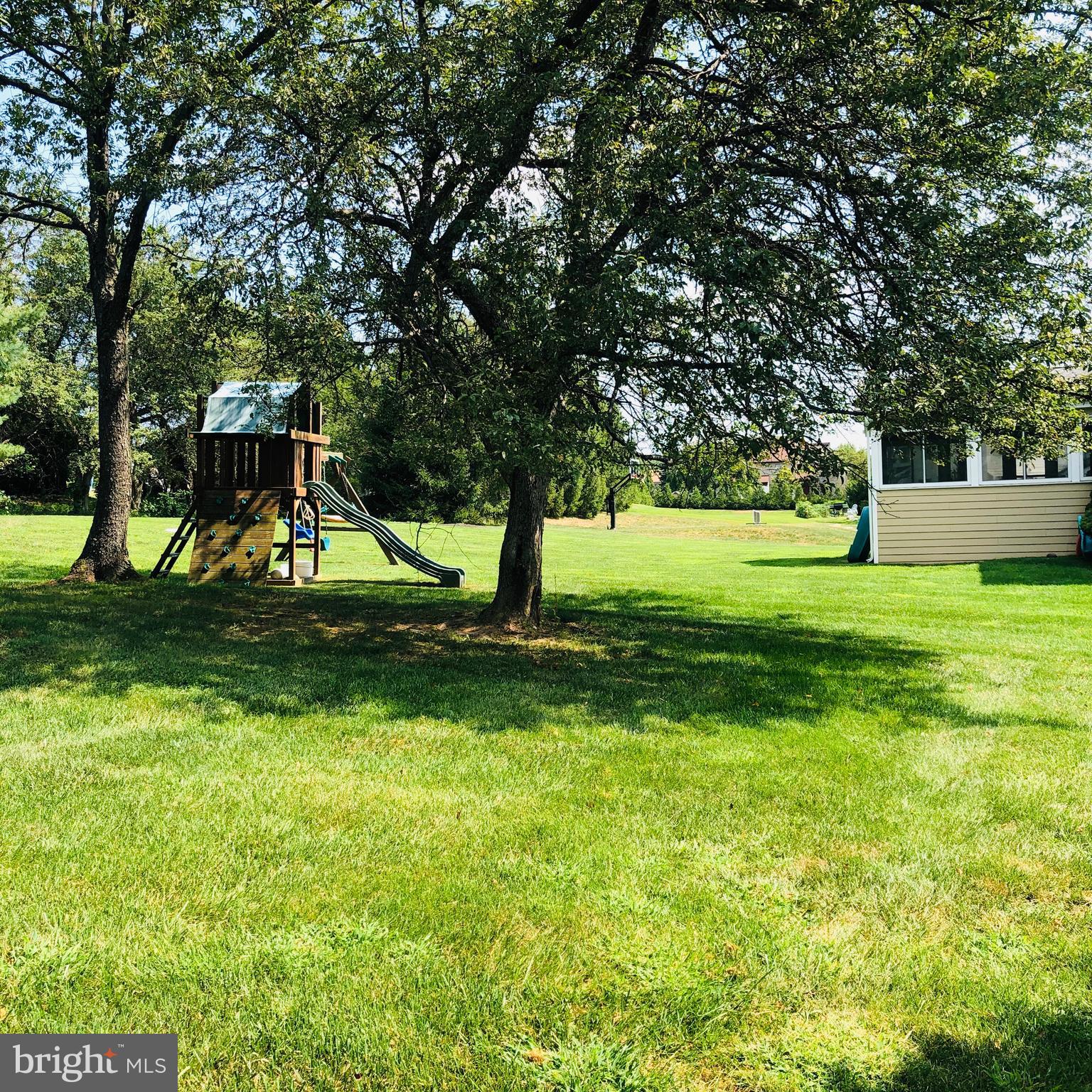 736 Signal Hill Road Dresher, PA 19025 - Photo 5 of 5 Backyard