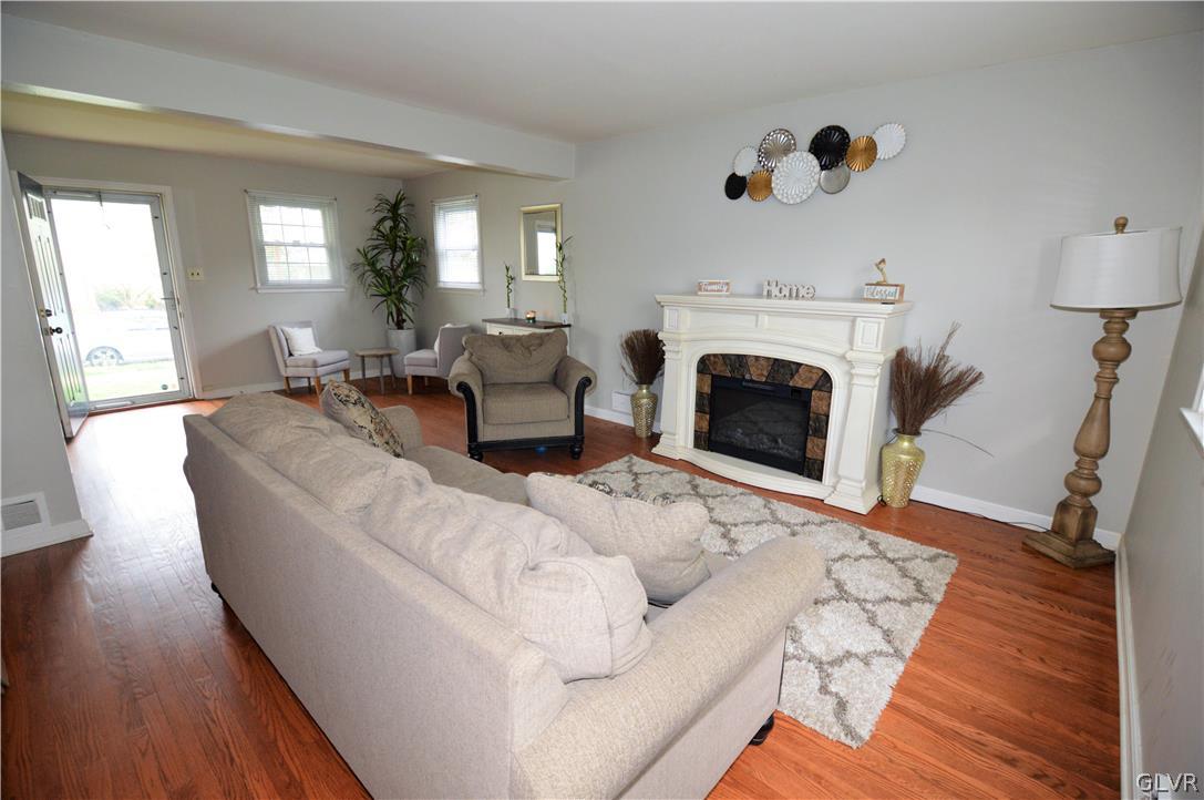 2249 Barrington Road Bethlehem, PA 18018 - Photo 11 of 43 Gallery Image 11