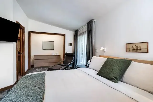 $2,610 | 6011 South, Unit 6011, McFarland, WI 53558