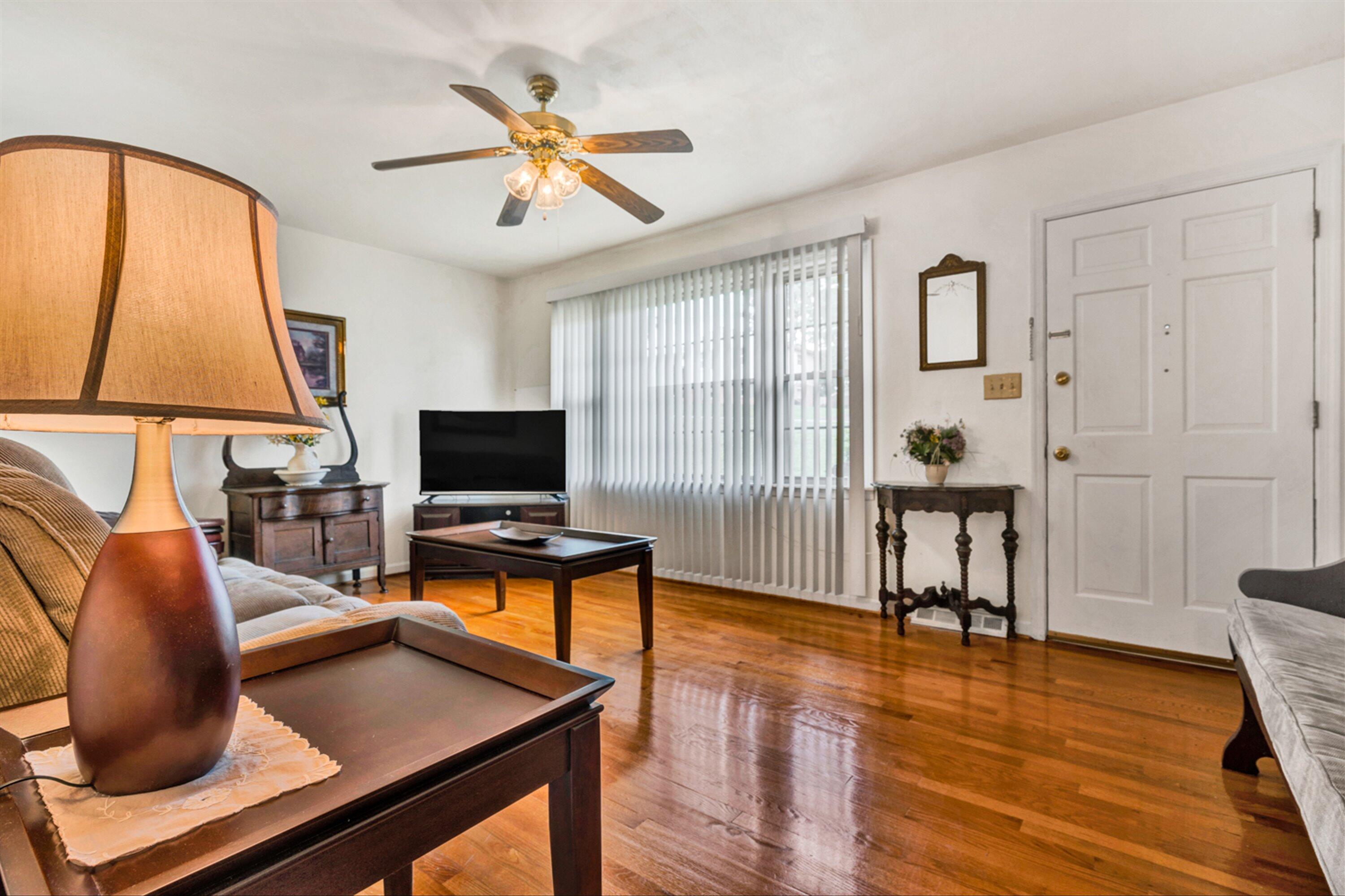 719 Mason Road Vinton, VA 24179 - Photo 4 of 31 04-DSC02784