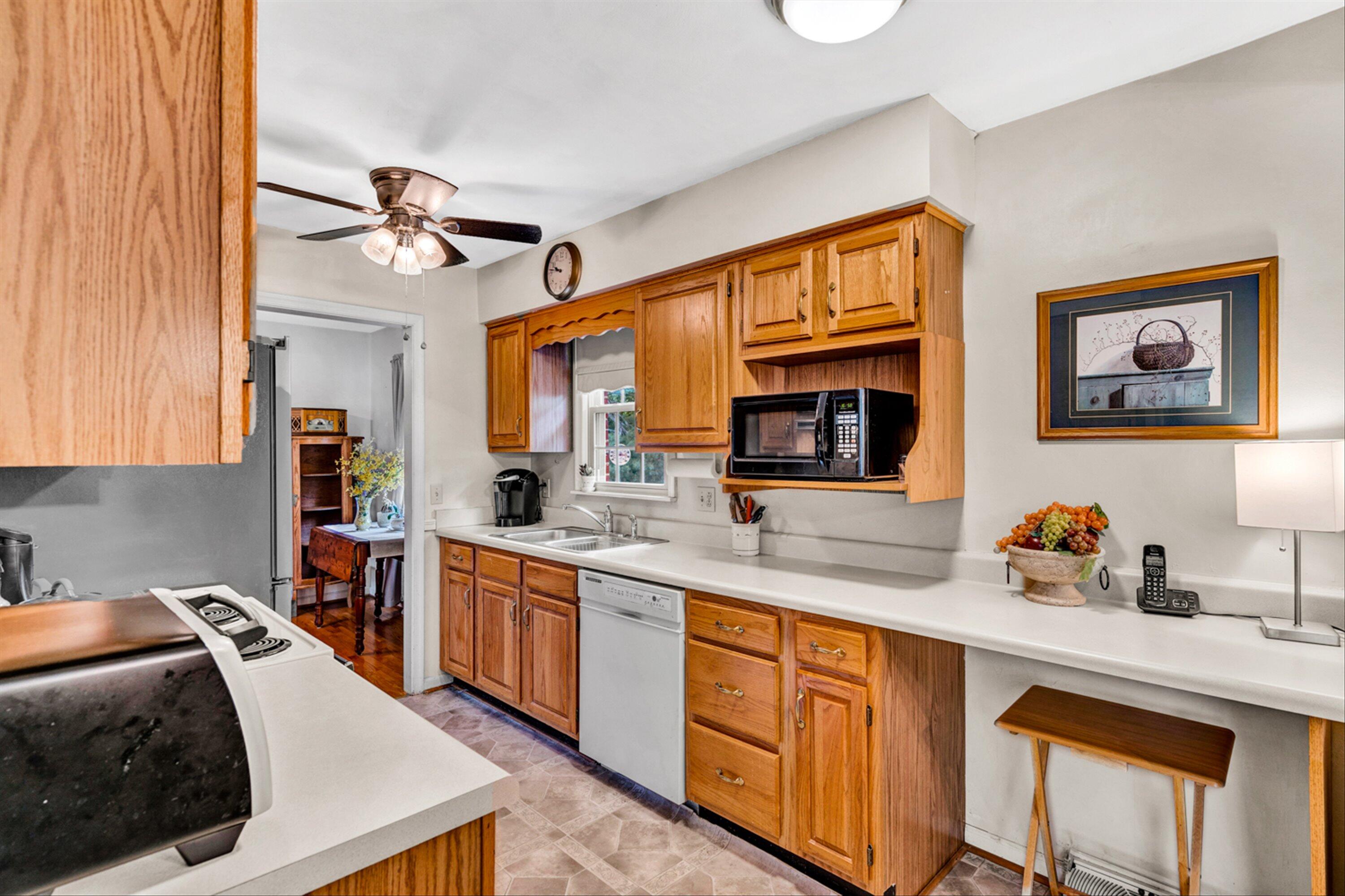 719 Mason Road Vinton, VA 24179 - Photo 8 of 31 08-DSC02796