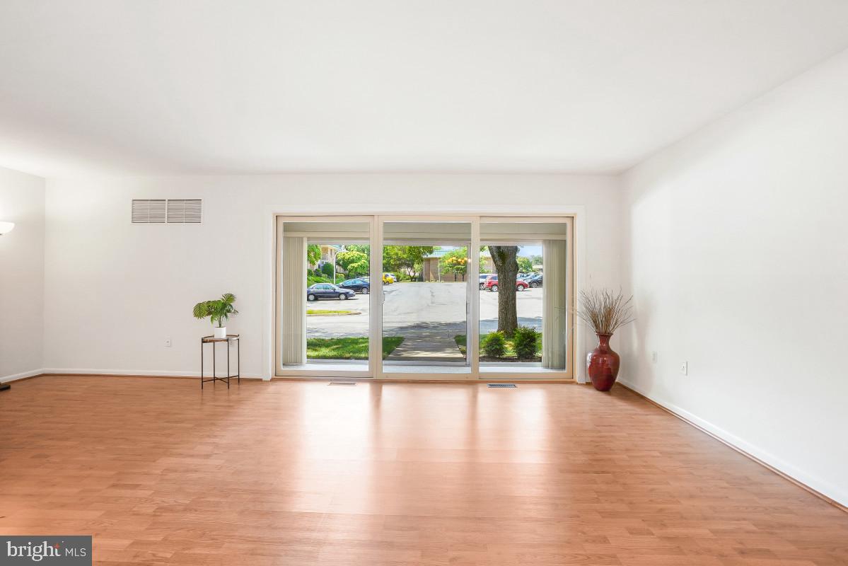 3346 Chiswick Court, Unit 581B Silver Spring, MD 20906 - Photo 18 of 49 Living Room