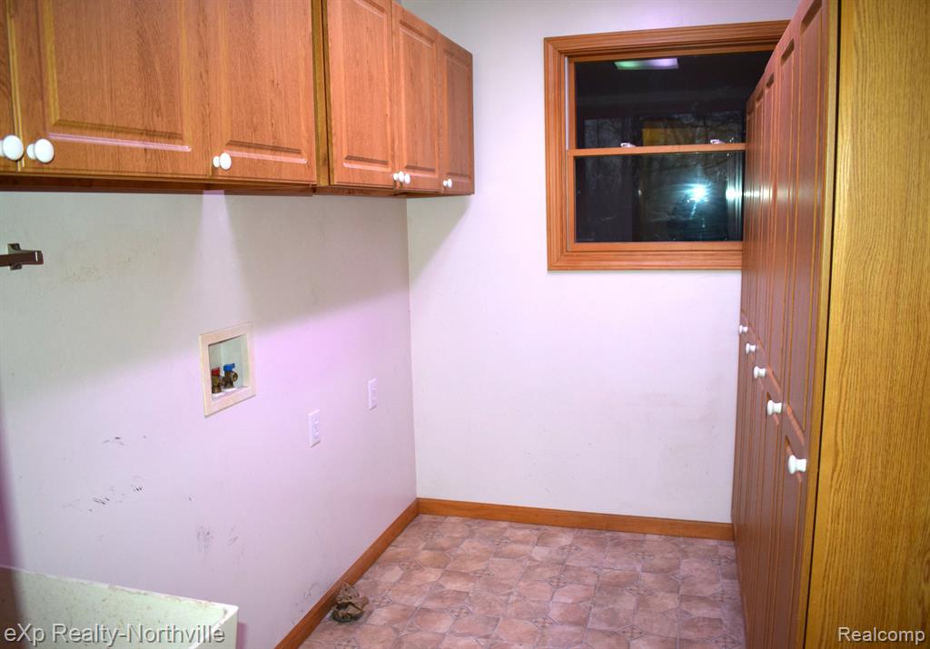 5995 Seymour Road Jackson, MI 49201 - Photo 19 of 54