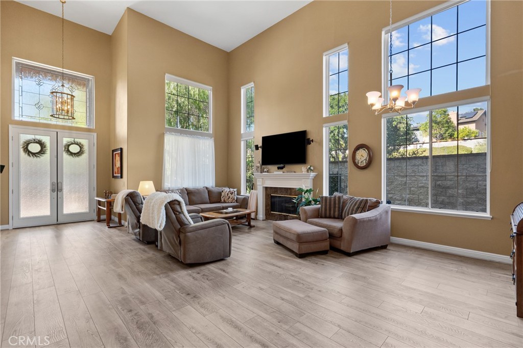 82 Springfield Mission Viejo, CA 92692 - Photo 9 of 68 Living Room