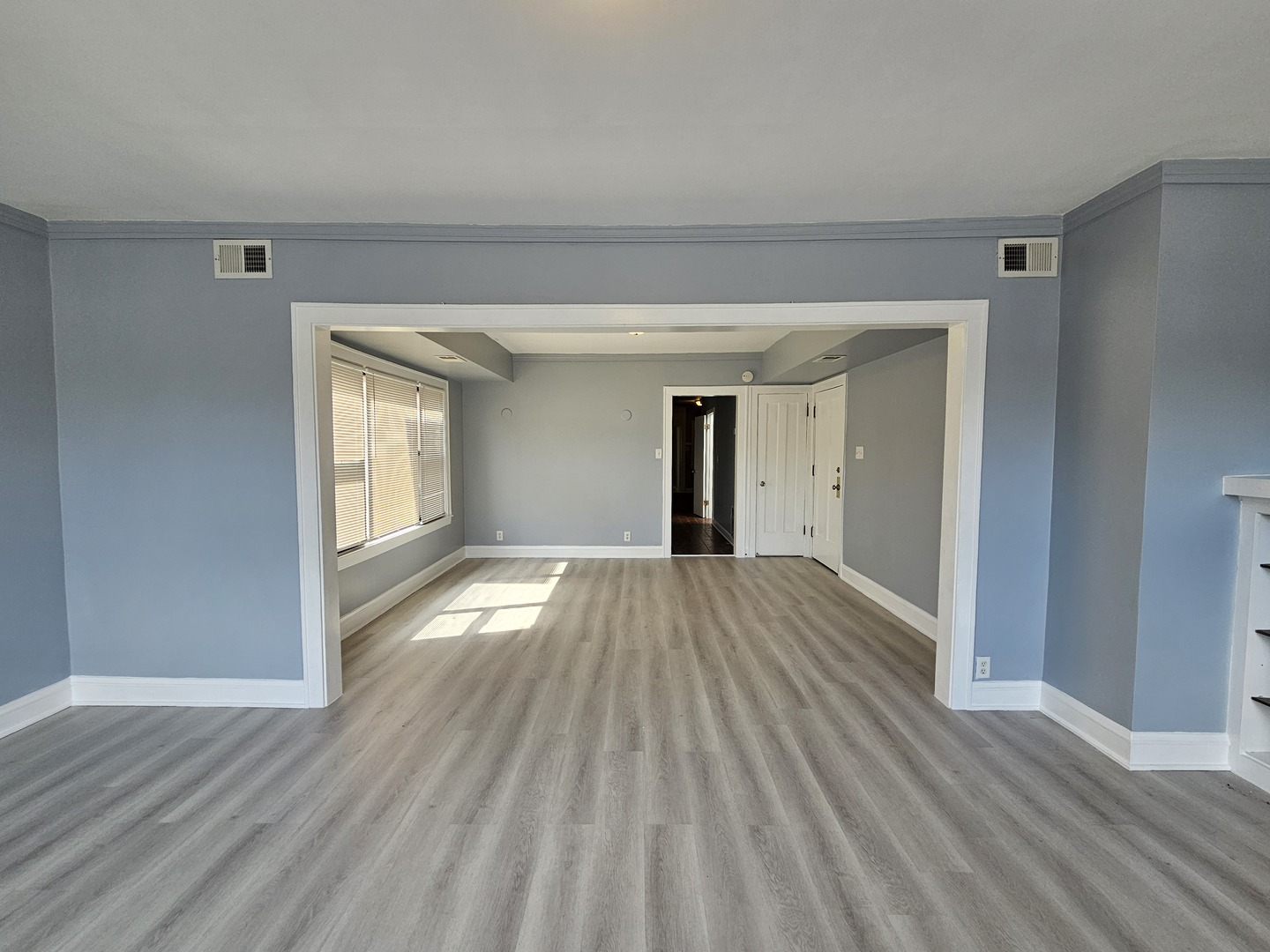 6604 Roosevelt Road, Unit 2F Oak Park, IL 60304 - Photo 5 of 17 Gallery Image 5