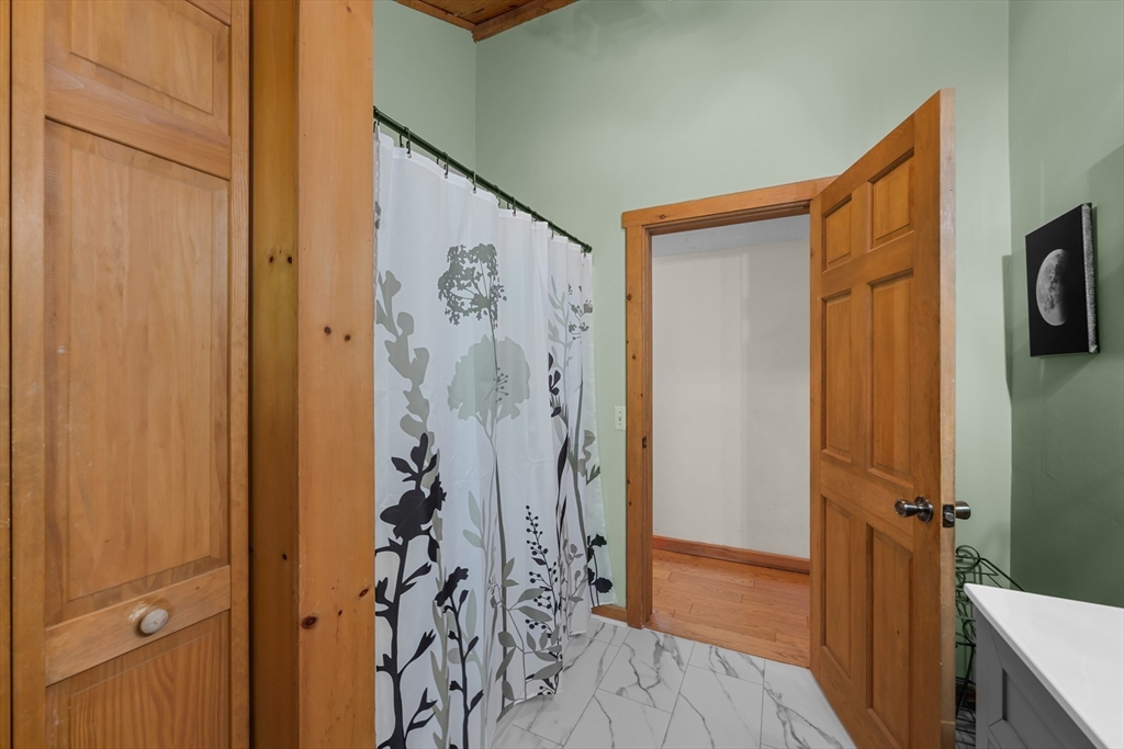 21 Carrier Lane Sutton, MA 01590 - Photo 21 of 42