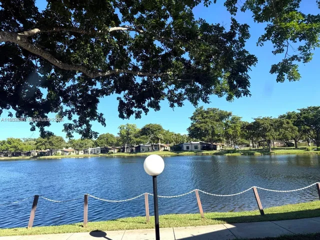 $389,457 | 620 Briarwood Circle, Unit 143, Hollywood, FL 33024