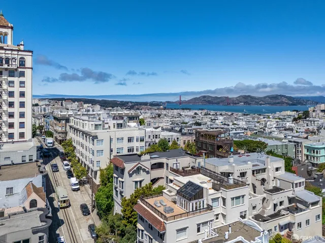 a picture of city view