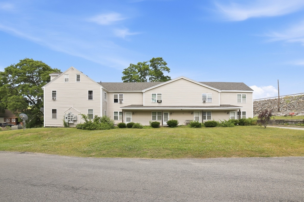 44 Howarth Road, Unit 5 Oxford, MA 01540 - Photo 2 of 26