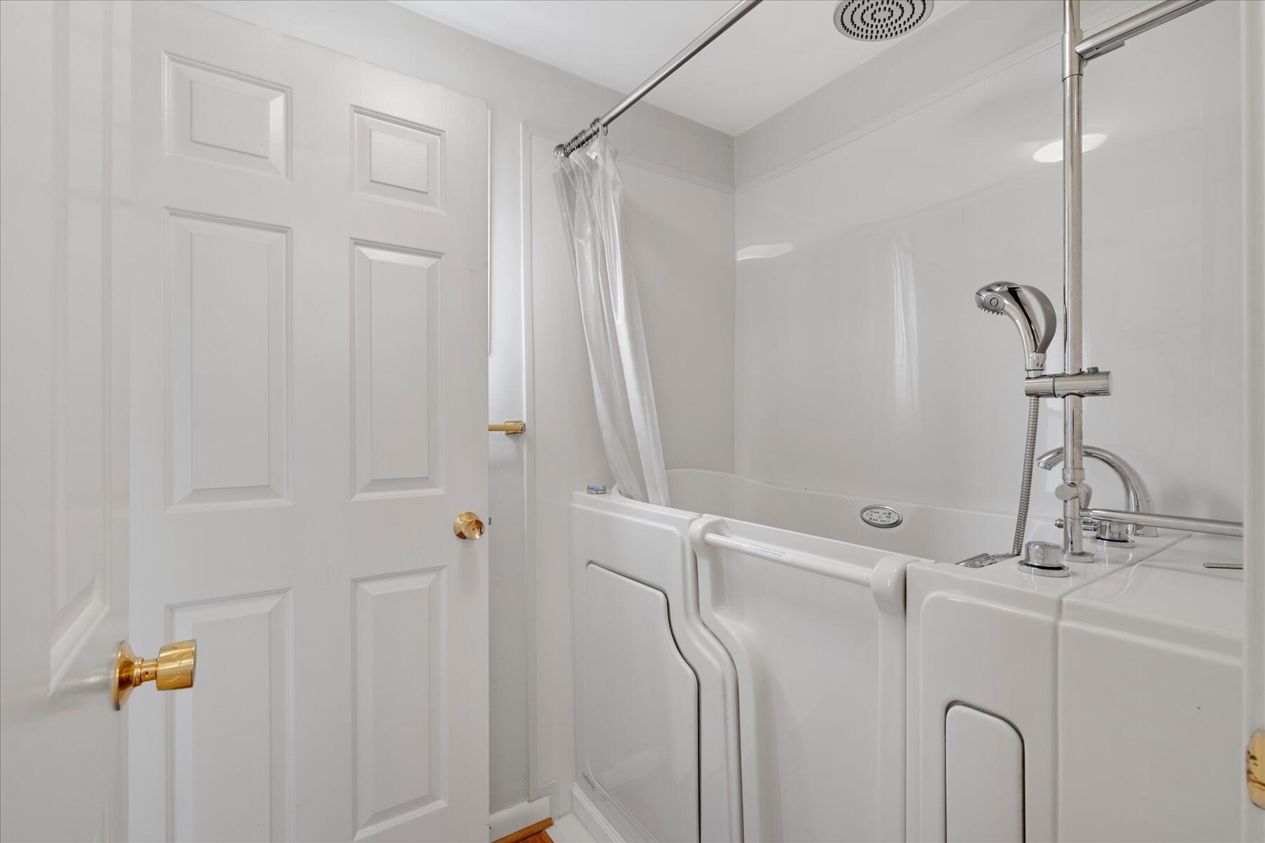 113 Shellback Way, Unit 113 Mashpee, MA 02649 - Photo 16 of 32 28-MG_2537-r(1)