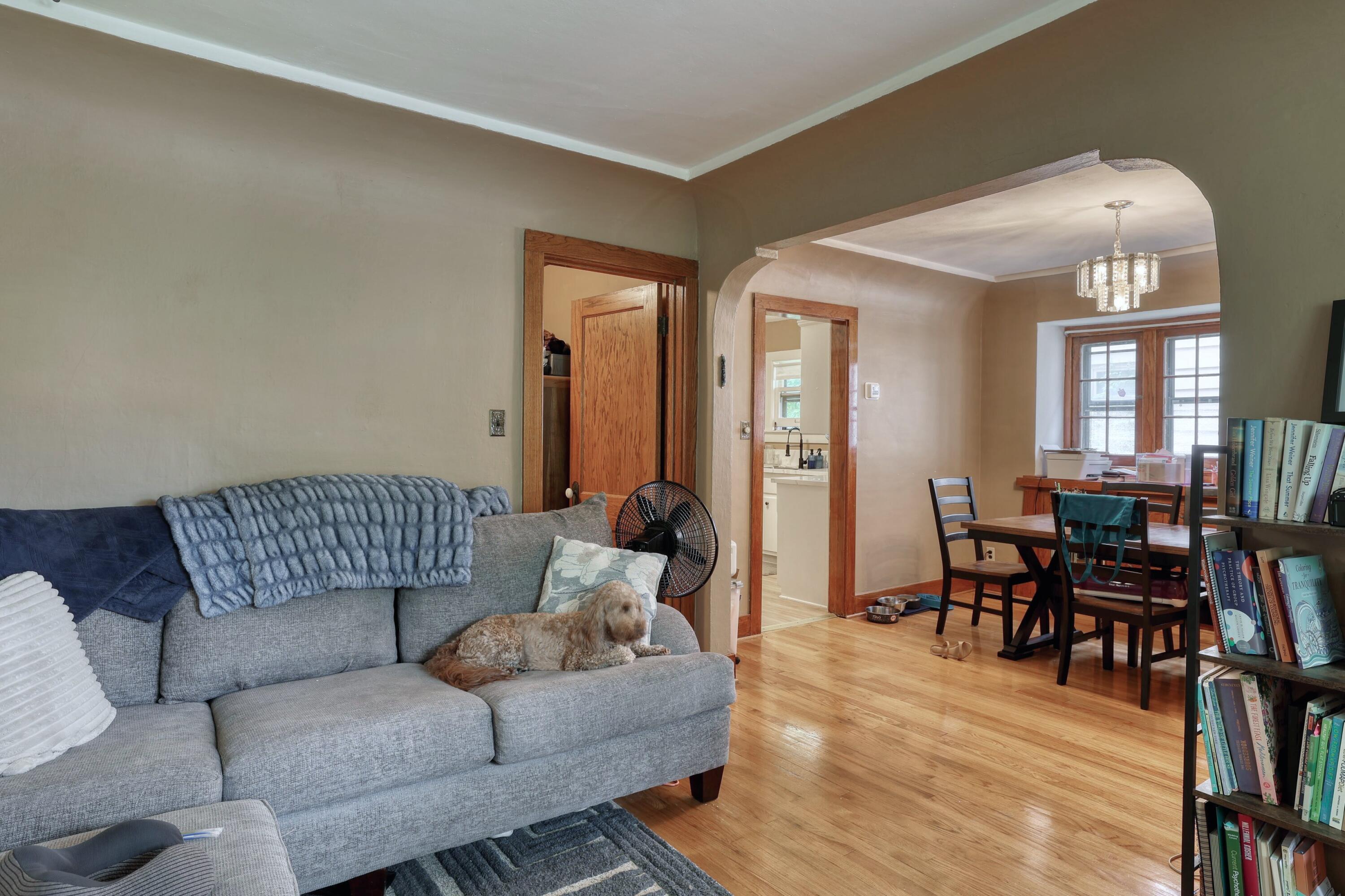 206 North 68th Street Milwaukee, WI 53213 - Photo 3 of 25 Living Room U1