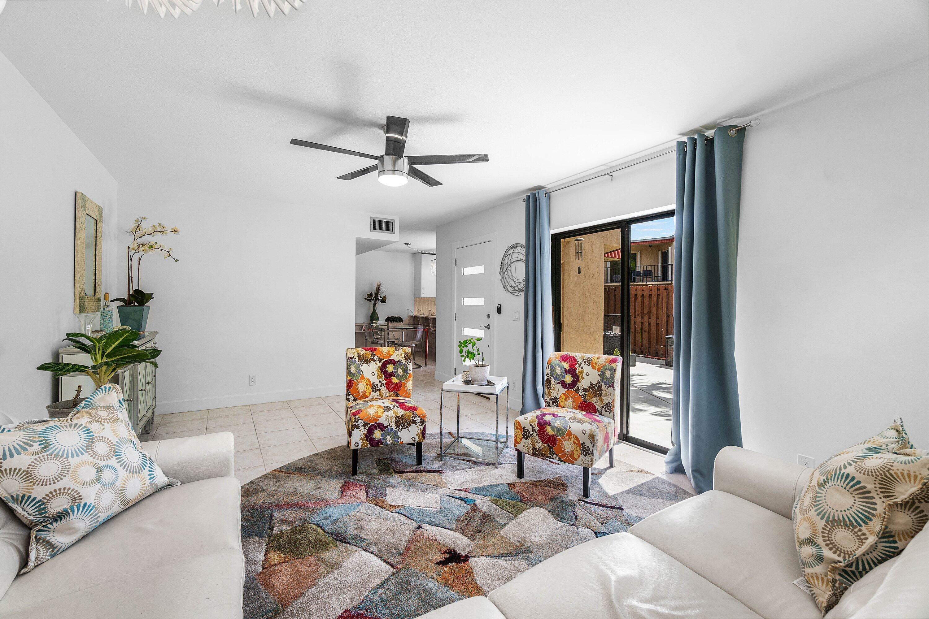 8122 Thames Boulevard, Unit C Boca Raton, FL 33433 - Photo 7 of 43 Living Area