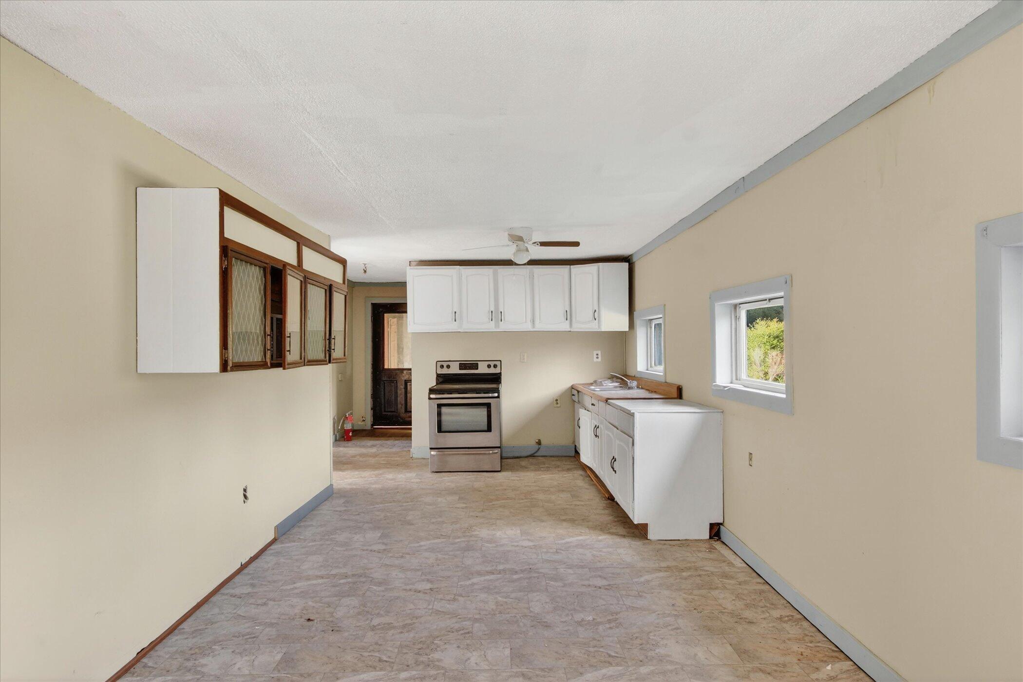 18426 14 Mile Road Leroy, MI 49655 - Photo 3 of 40 10-104-N-Andrea-Ln-St-Louis-Windowstill