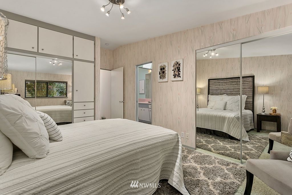 13242 Riviera Place Northeast Seattle, WA 98125 - Photo 30 of 40