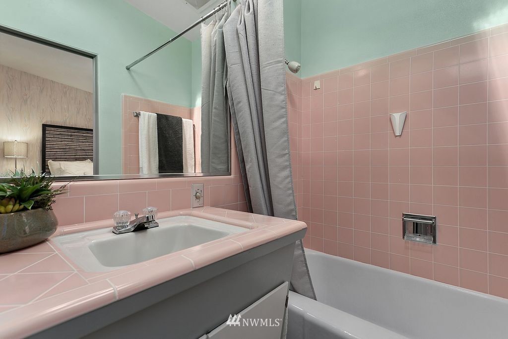 13242 Riviera Place Northeast Seattle, WA 98125 - Photo 31 of 40