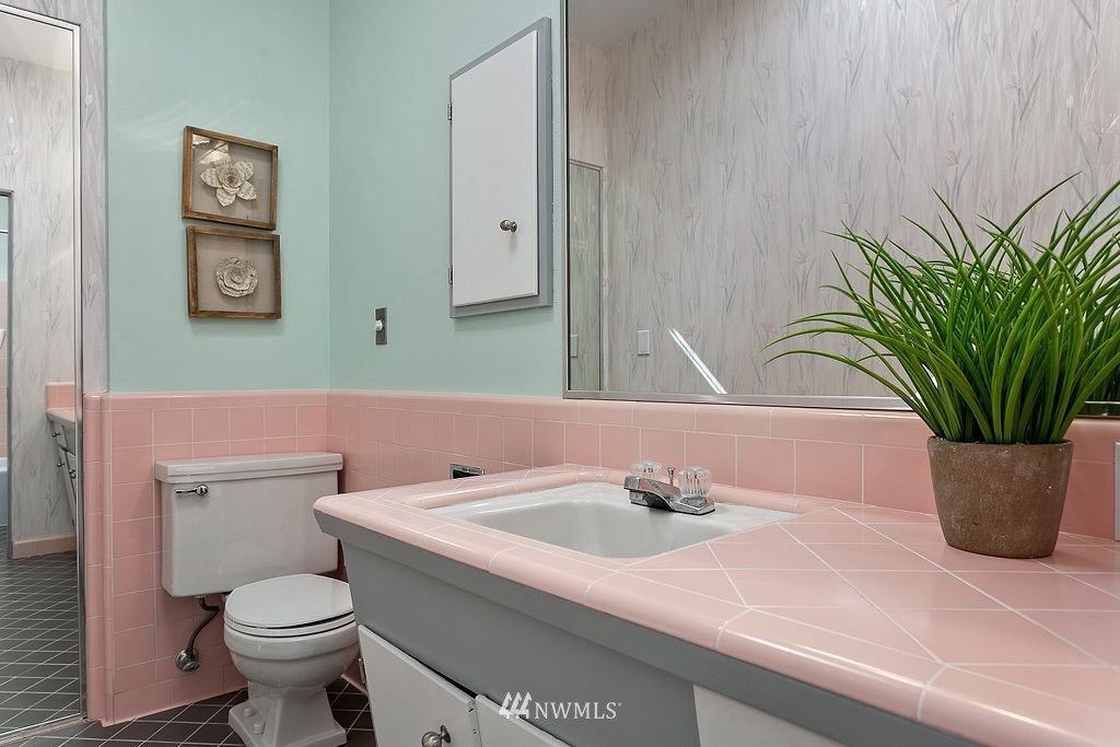 13242 Riviera Place Northeast Seattle, WA 98125 - Photo 32 of 40