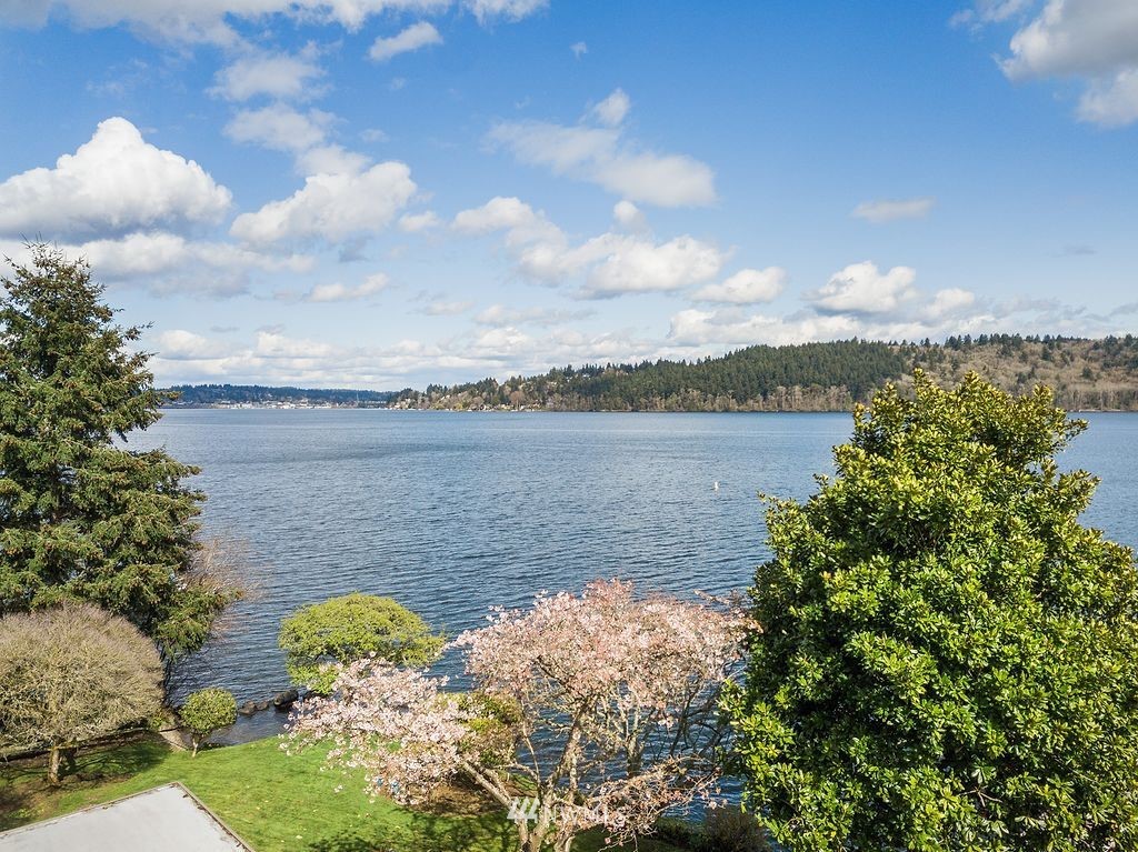 13242 Riviera Place Northeast Seattle, WA 98125 - Photo 37 of 40