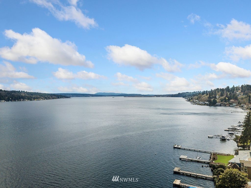 13242 Riviera Place Northeast Seattle, WA 98125 - Photo 10 of 40