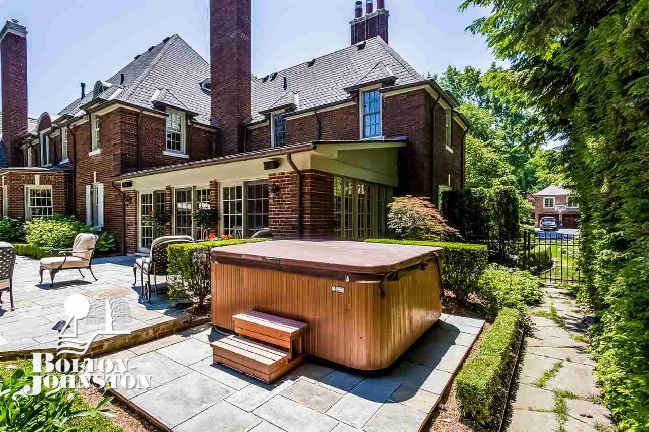 84 Vendome Road Grosse Pointe, MI 48236 - Photo 39 of 41 31294571-39.JPG