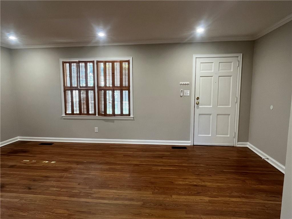 1192 Kingsley Circle Northeast Atlanta, GA 30324 - Photo 5 of 33