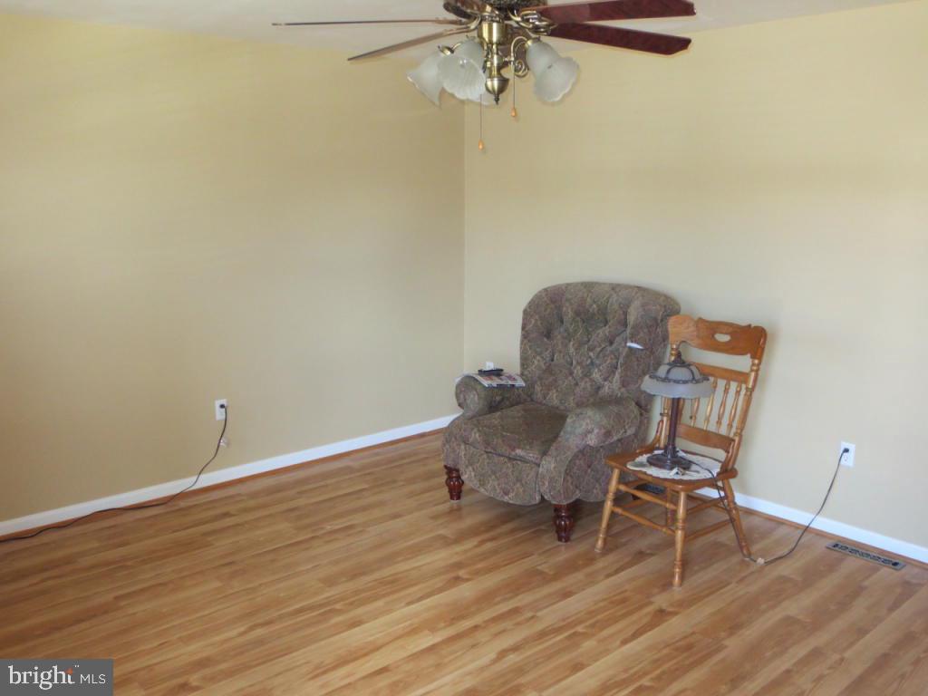 352 Dohner Drive Lancaster, PA 17602 - Photo 4 of 16