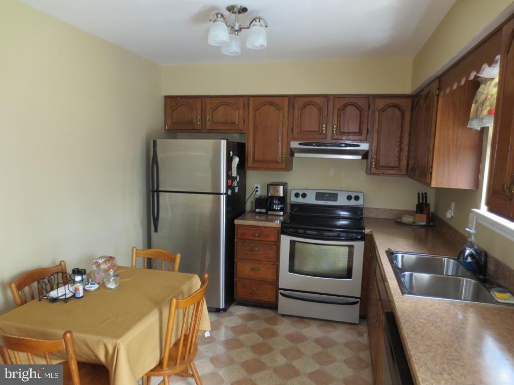 352 Dohner Drive Lancaster, PA 17602 - Photo 8 of 16