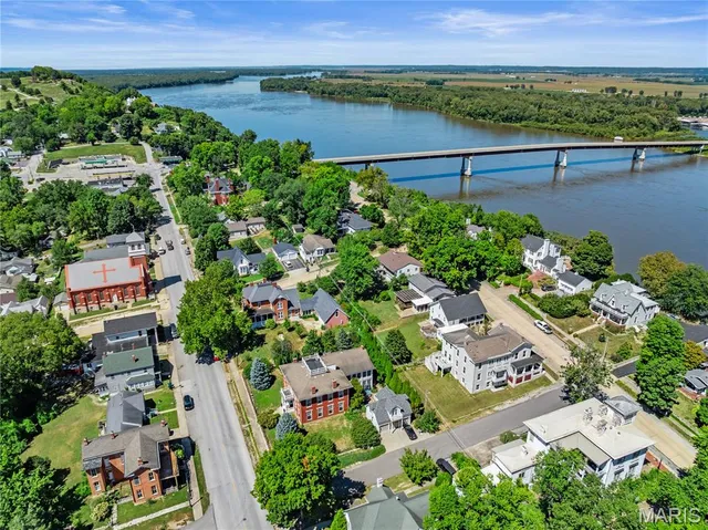 $799,000 | 405 North 3rd Street, Louisiana, MO 63353