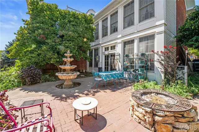 $799,000 | 405 North 3rd Street, Louisiana, MO 63353