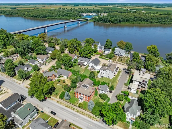 $595,000 | 405 North 3rd Street, Louisiana, MO 63353