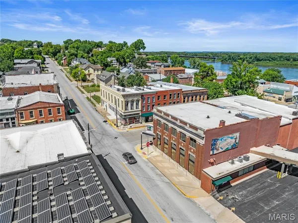 $595,000 | 405 North 3rd Street, Louisiana, MO 63353
